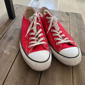 Red Nike converse